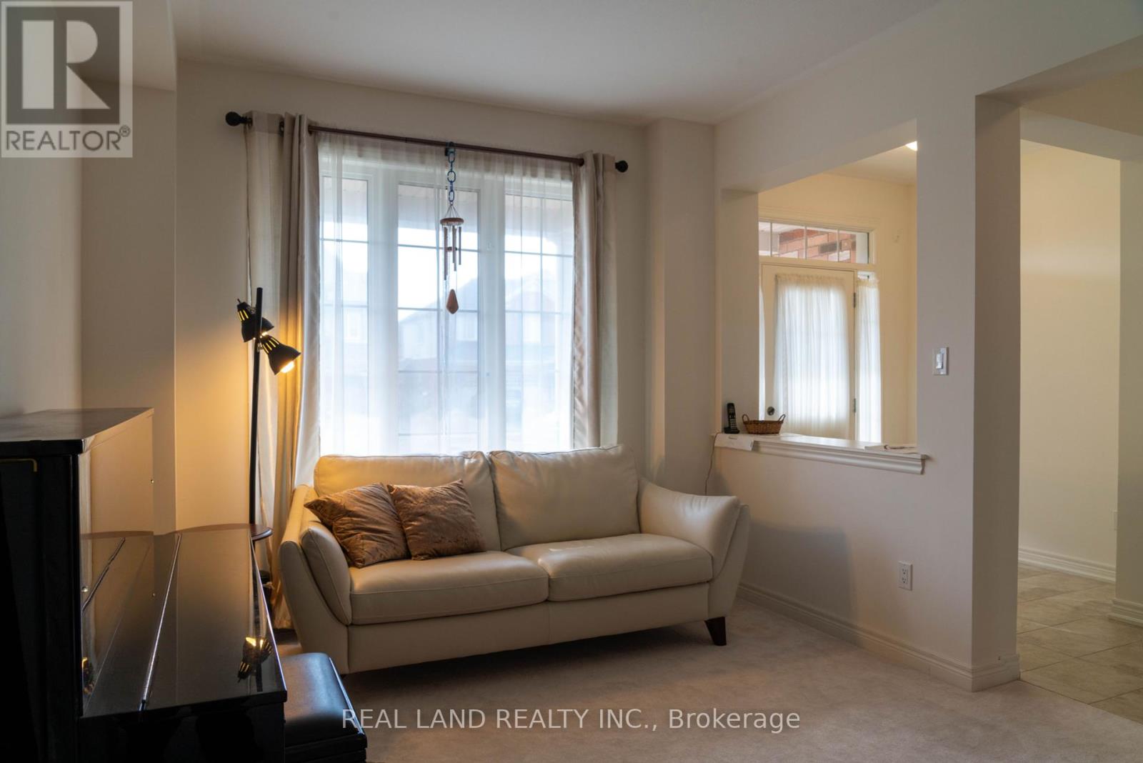 6284 St. Michael Avenue, Niagara Falls, Ontario  L2H 0C7 - Photo 6 - X12350006