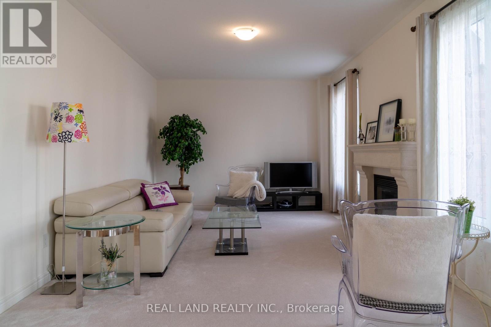 6284 St. Michael Avenue, Niagara Falls, Ontario  L2H 0C7 - Photo 8 - X12350006
