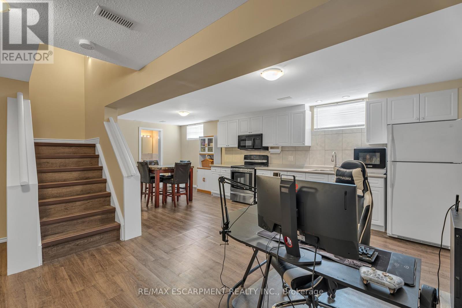 2 Vinehill Drive, Hamilton, Ontario  L8G 4Y5 - Photo 30 - X12350007