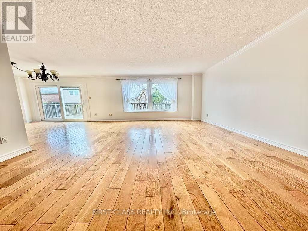 Main&upper Level - 4230 Perivale Road, Mississauga, Ontario  L5C 3Y5 - Photo 3 - W12350151