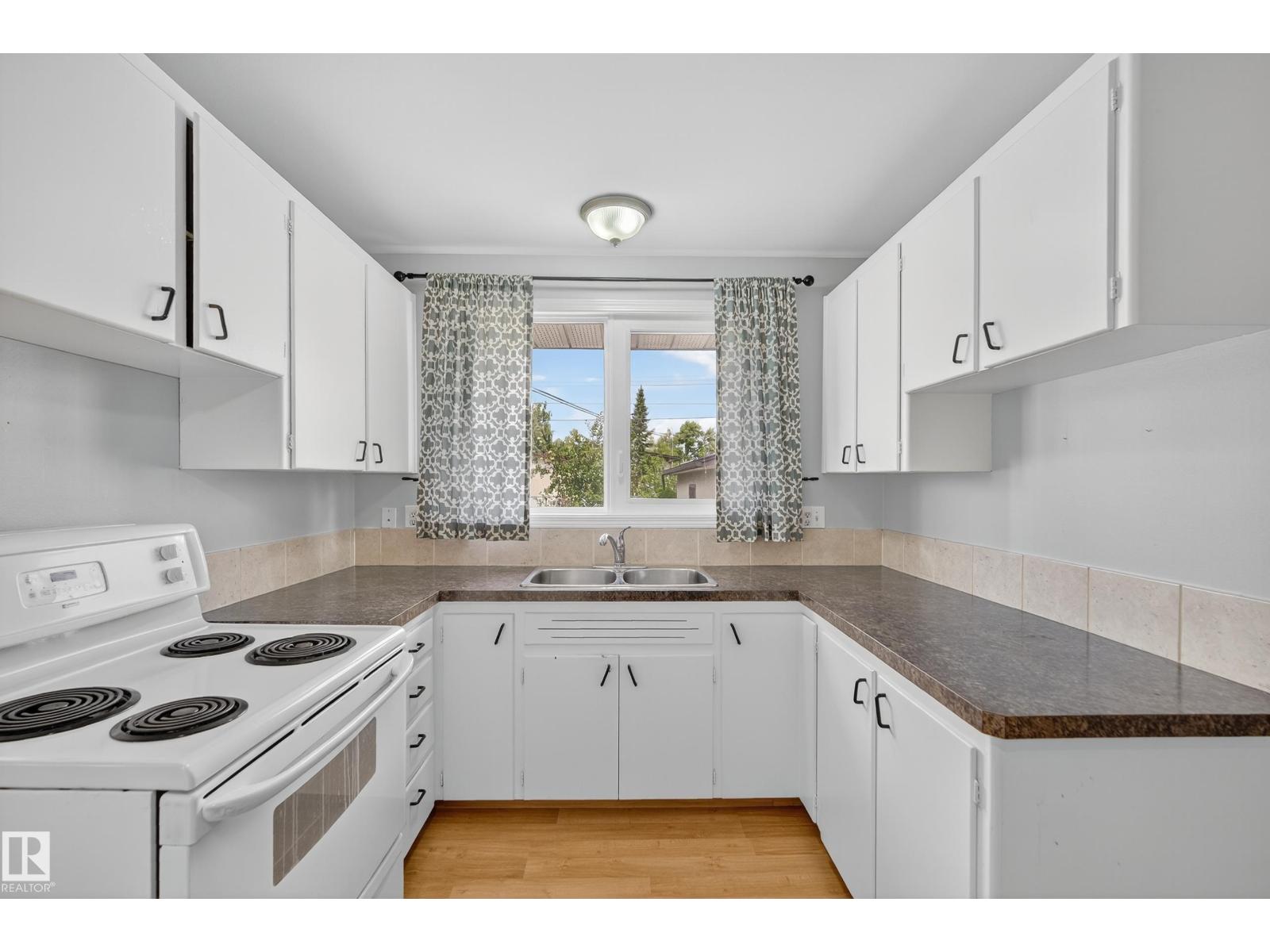 8016 131a Av Nw, Edmonton, Alberta  T5C 2A3 - Photo 14 - E4453490