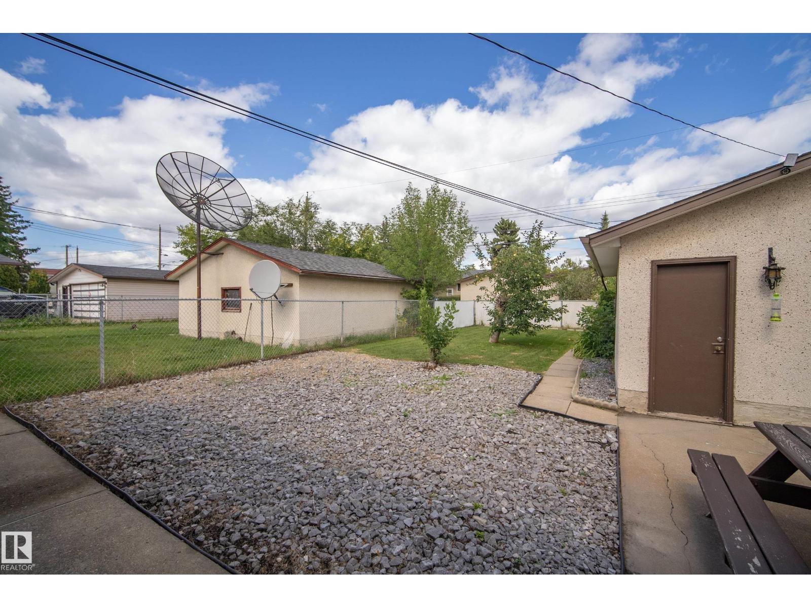 8016 131a Av Nw, Edmonton, Alberta  T5C 2A3 - Photo 33 - E4453490