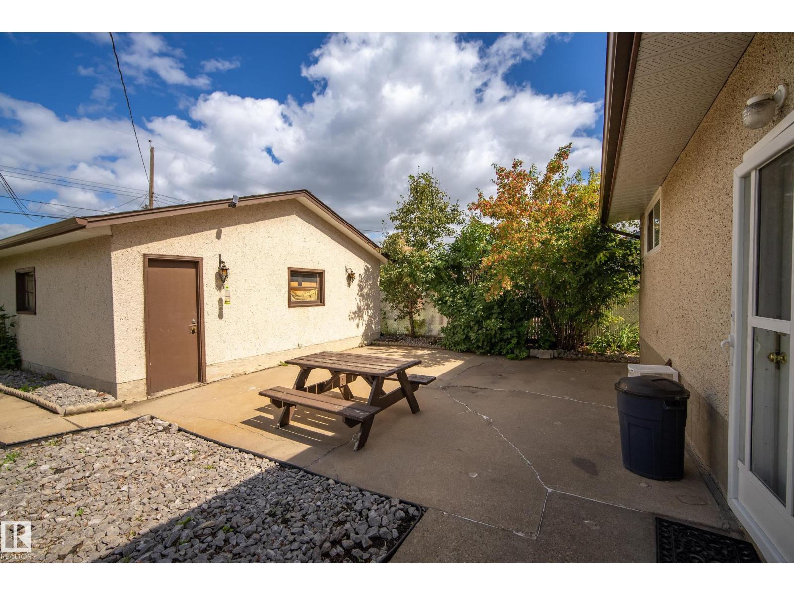 8016 131a Av Nw, Edmonton, Alberta  T5C 2A3 - Photo 35 - E4453490