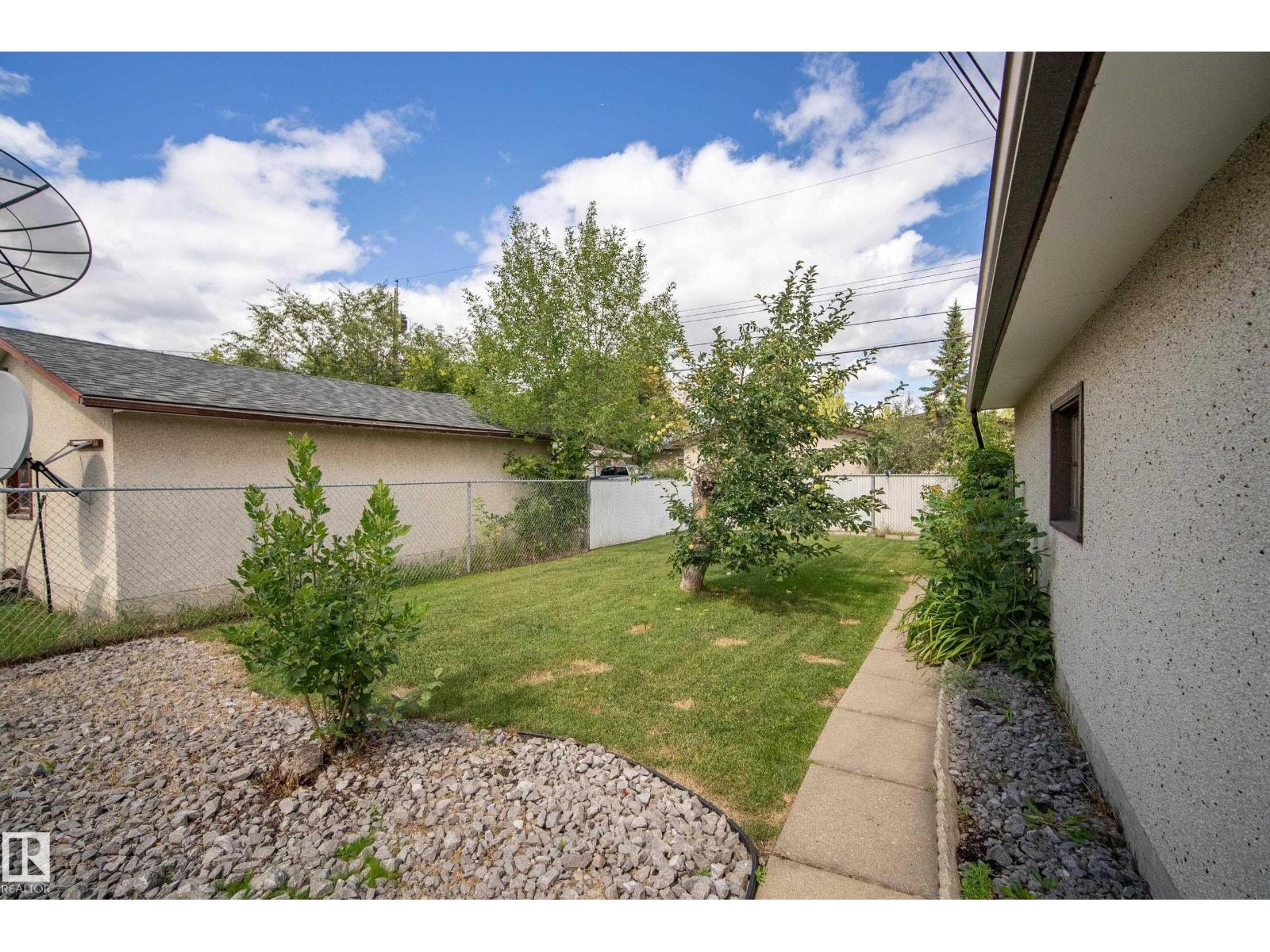 8016 131a Av Nw, Edmonton, Alberta  T5C 2A3 - Photo 36 - E4453490