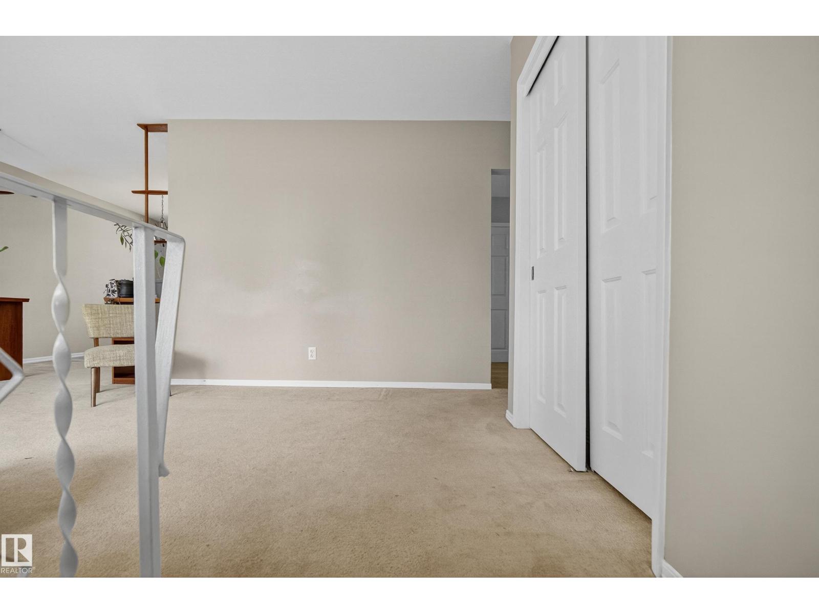 8016 131a Av Nw, Edmonton, Alberta  T5C 2A3 - Photo 4 - E4453490