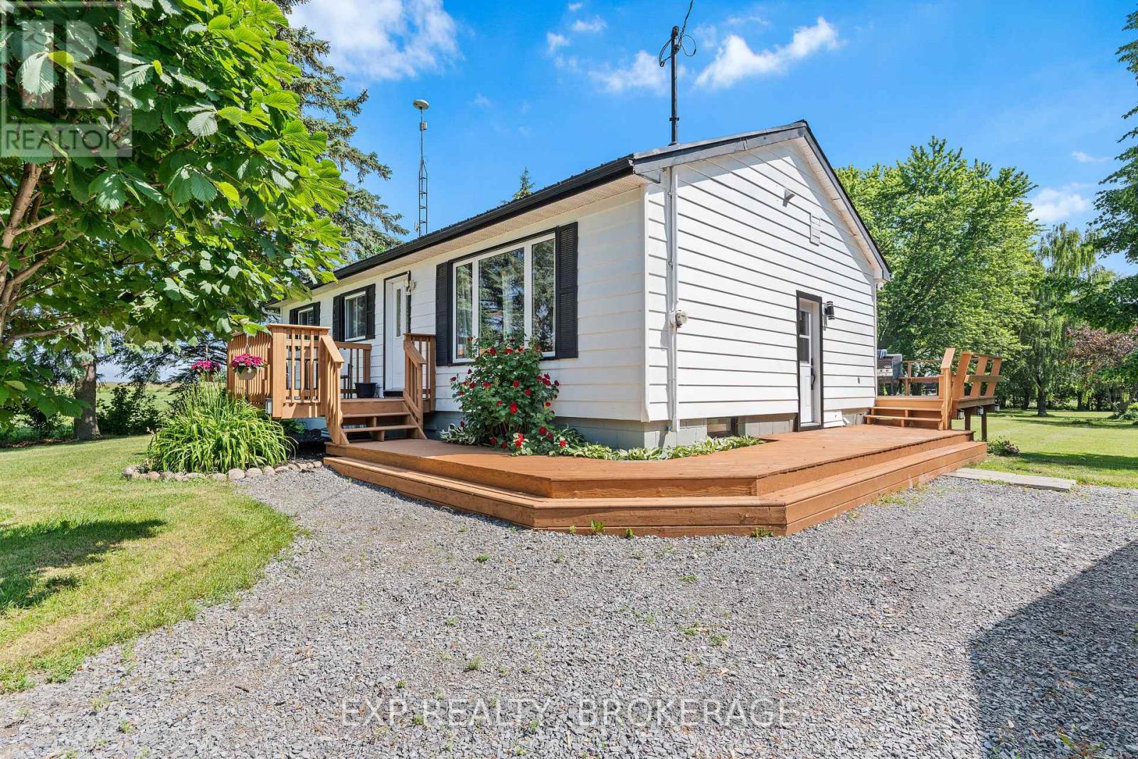 912 8th Line Road, Frontenac Islands, Ontario  K0H 2Y0 - Photo 4 - X12350320