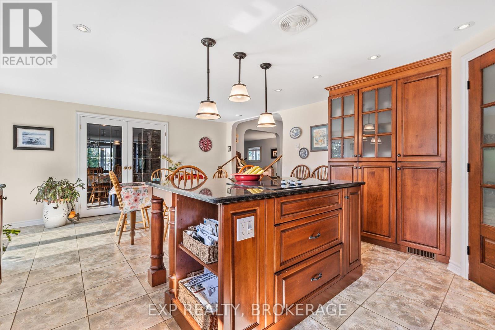 746 Natureshores Lane, Kingston, Ontario  K7L 4V3 - Photo 15 - X12350369