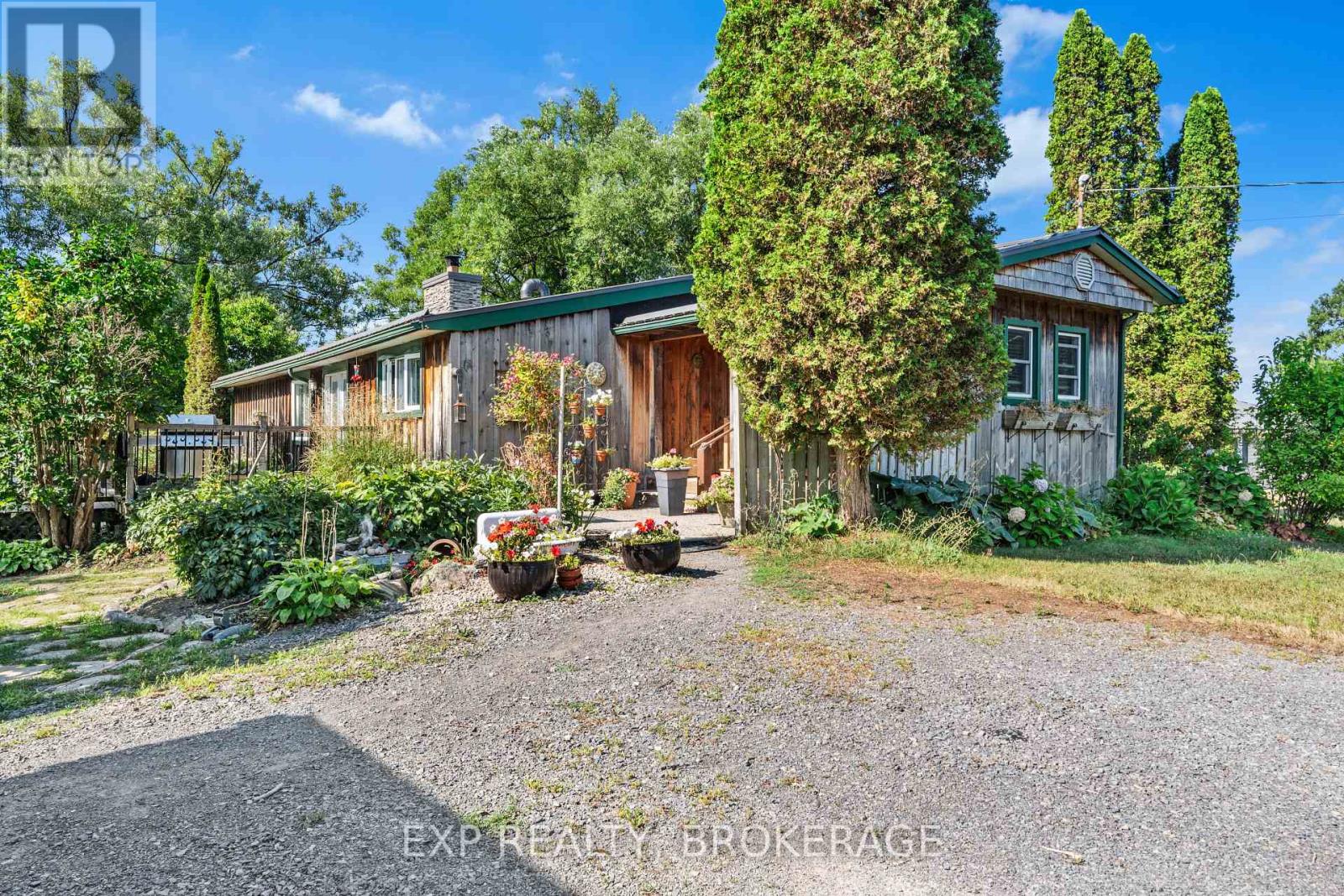 746 Natureshores Lane, Kingston, Ontario  K7L 4V3 - Photo 2 - X12350369