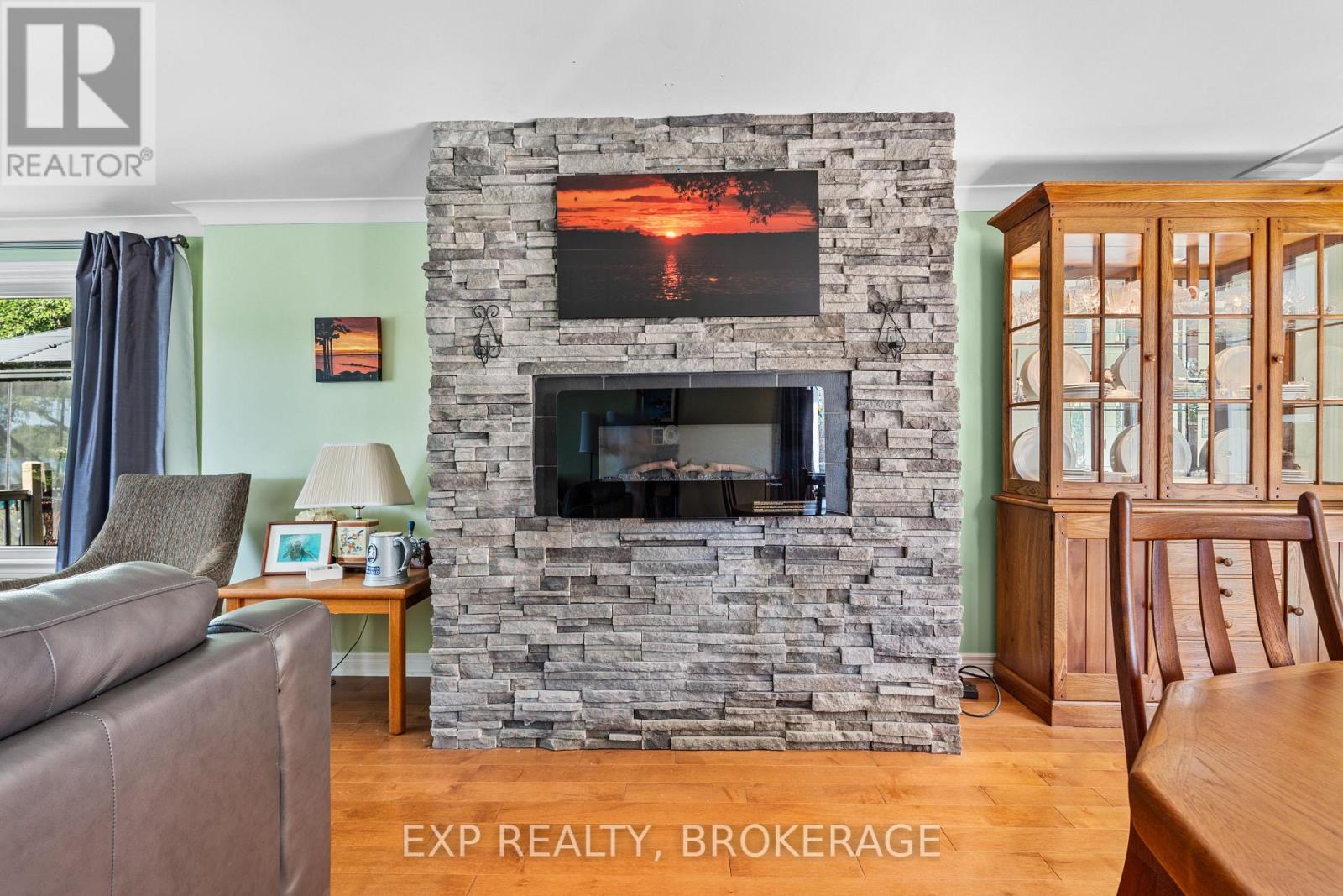 746 Natureshores Lane, Kingston, Ontario  K7L 4V3 - Photo 20 - X12350369