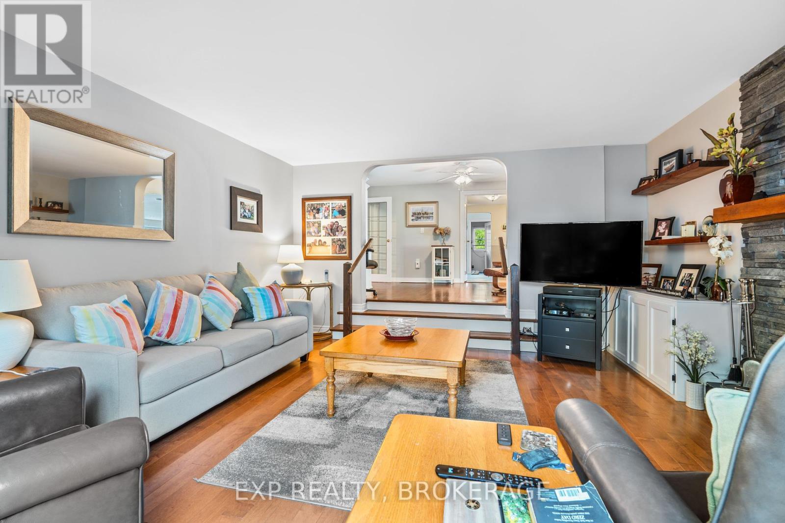746 Natureshores Lane, Kingston, Ontario  K7L 4V3 - Photo 6 - X12350369