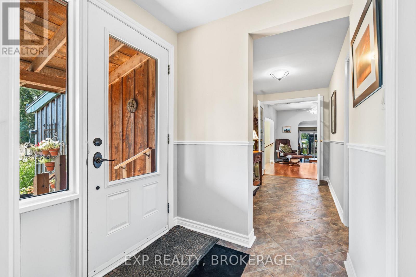 746 Natureshores Lane, Kingston, Ontario  K7L 4V3 - Photo 7 - X12350369