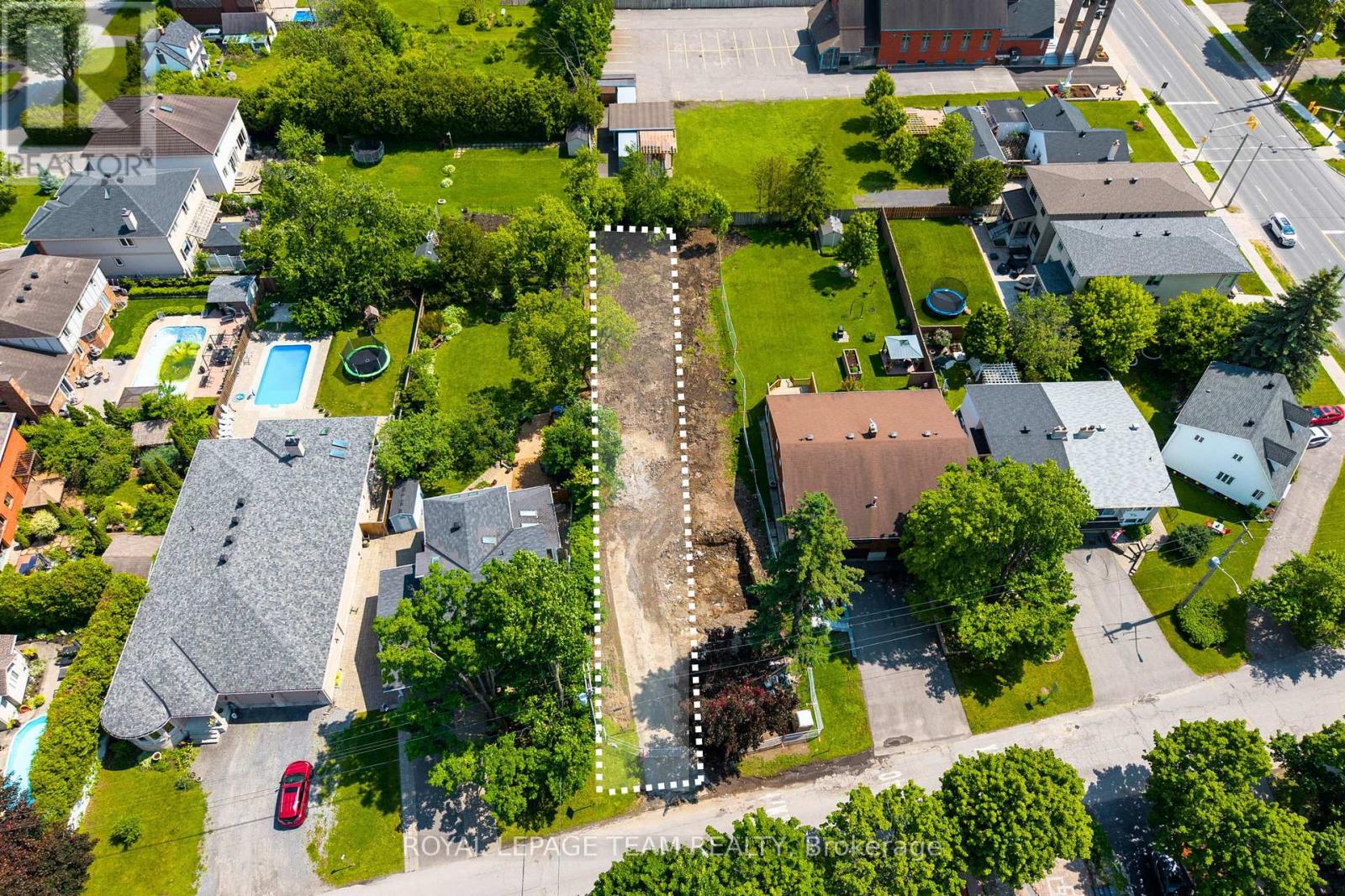 1092 Normandy Crescent, Ottawa, Ontario  K2C 0L8 - Photo 2 - X12350348