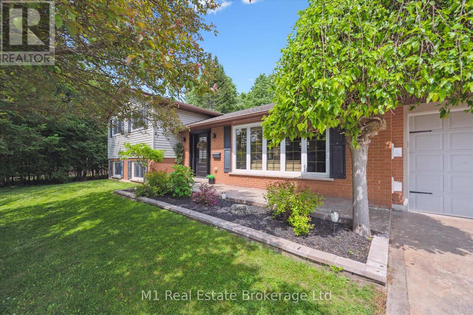 765 Bon Accord Street, Centre Wellington, Ontario  N1M 3A2 - Photo 4 - X12223929