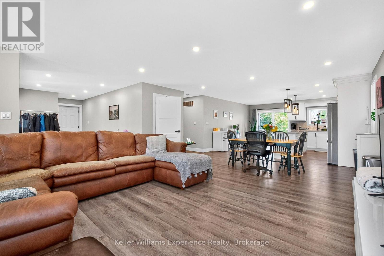 2425 Old Fort Road, Tay, Ontario  L4R 4K3 - Photo 16 - S12350254
