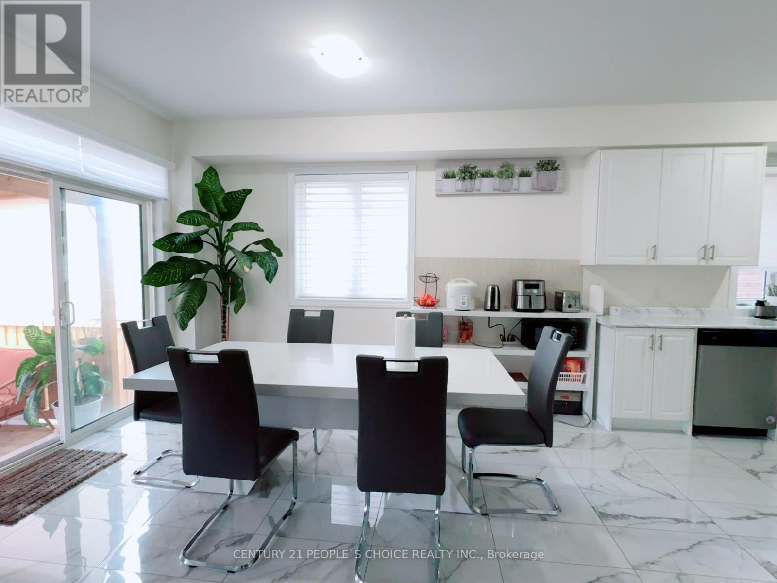 Upper - 118 Blackwell Crescent, Bradford West Gwillimbury, Ontario  L3Z 4L4 - Photo 2 - N12350231