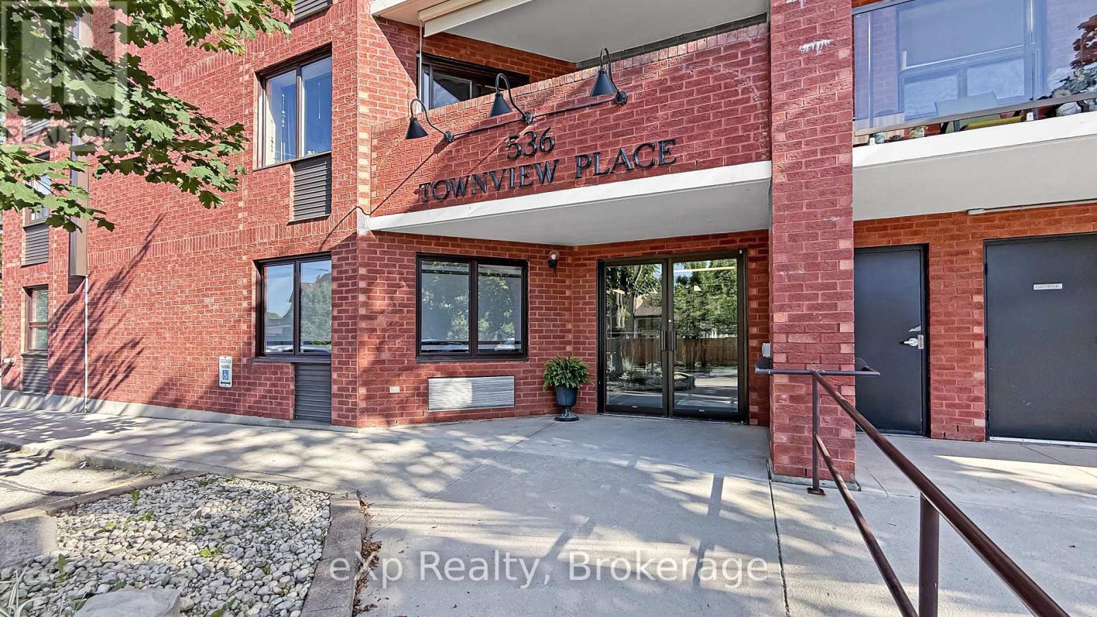 402 - 536 11th Avenue, Hanover, Ontario  N4N 2S4 - Photo 2 - X12350374
