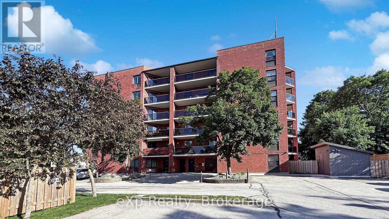 402 - 536 11th Avenue, Hanover, Ontario  N4N 2S4 - Photo 3 - X12350374