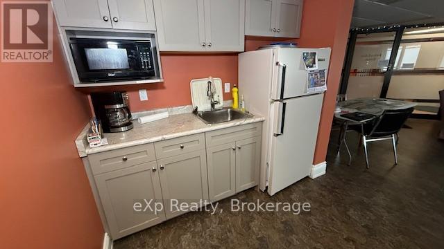 402 - 536 11th Avenue, Hanover, Ontario  N4N 2S4 - Photo 38 - X12350374