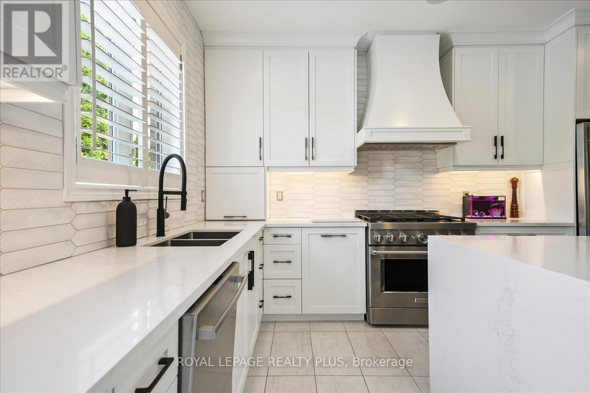 2341 Tesla Crescent, Oakville, Ontario  L6H 7T5 - Photo 23 - W12350179