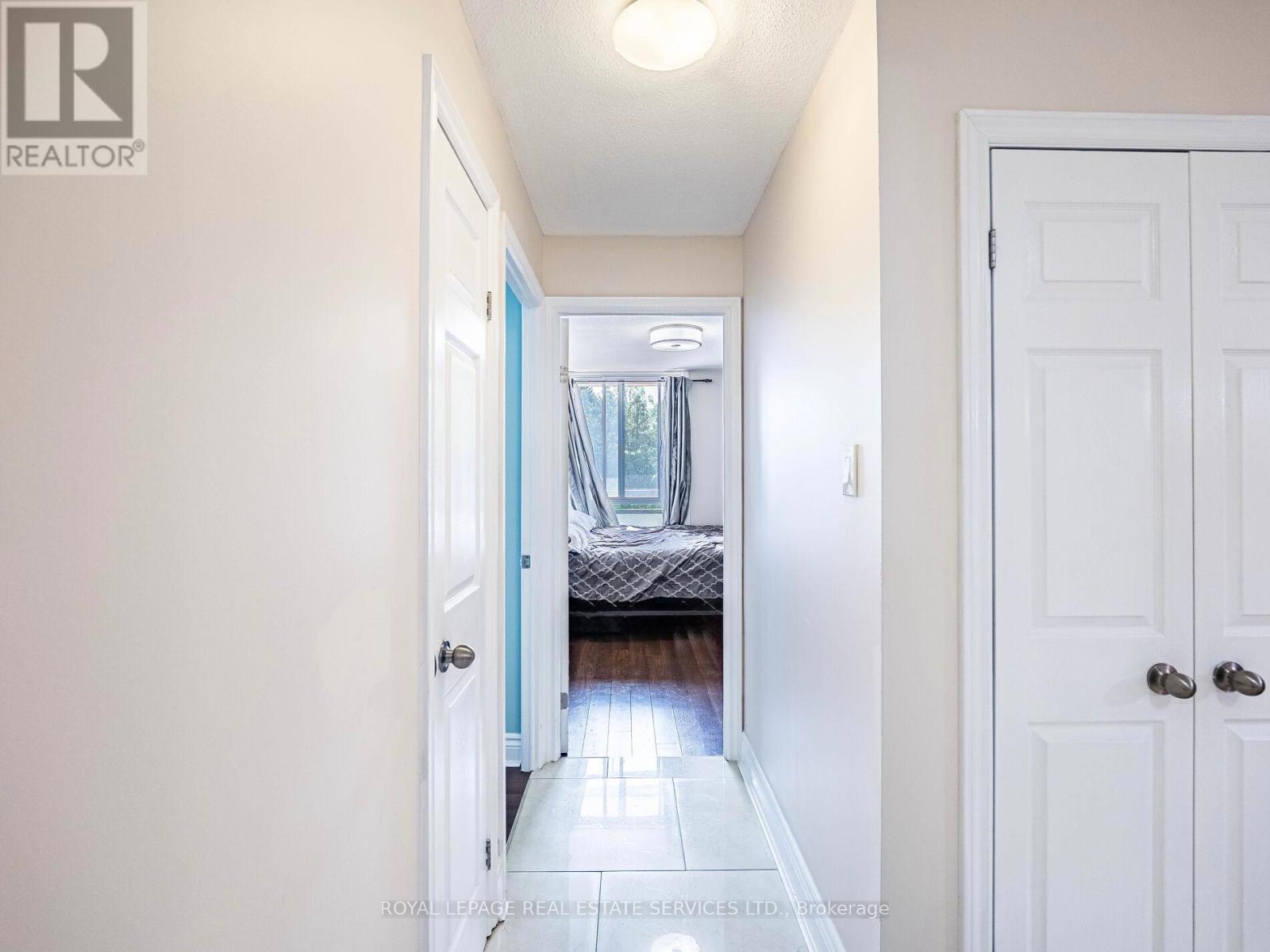 203 - 1300 Mississauga Valley Boulevard, Mississauga, Ontario L5A 3S8 - Photo 18 - W12350226