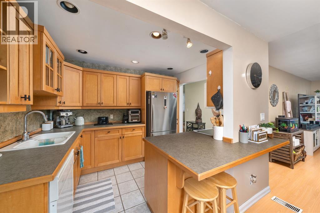 660 Elizabeth Avenue, Sarnia, Ontario  N7S 2T7 - Photo 16 - 25020955