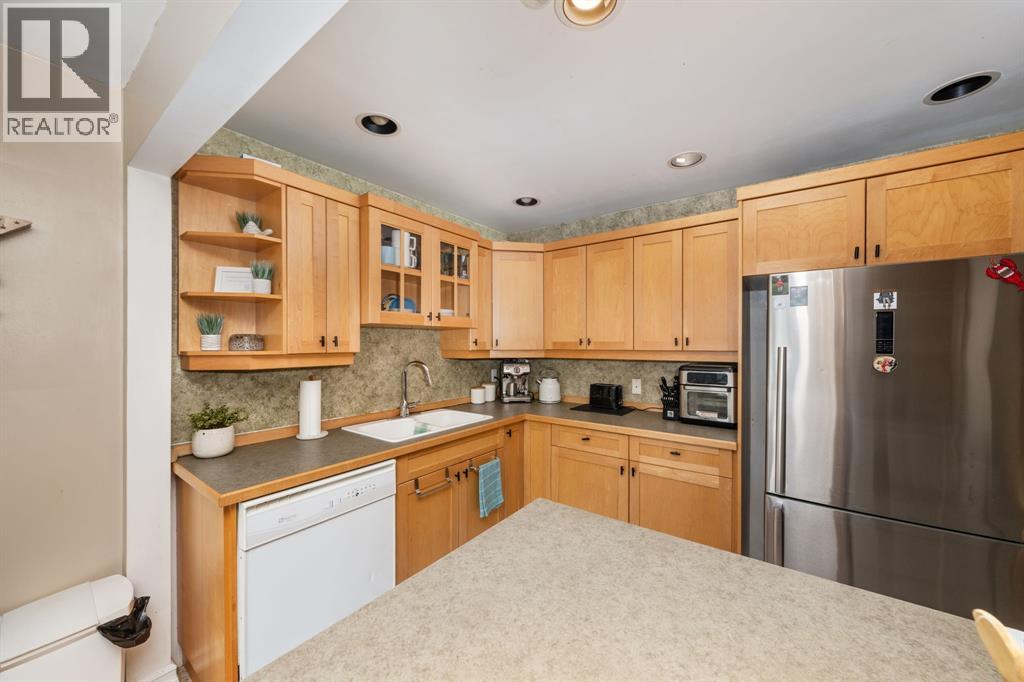 660 Elizabeth Avenue, Sarnia, Ontario  N7S 2T7 - Photo 17 - 25020955