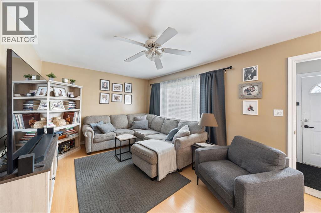 660 Elizabeth Avenue, Sarnia, Ontario  N7S 2T7 - Photo 9 - 25020955