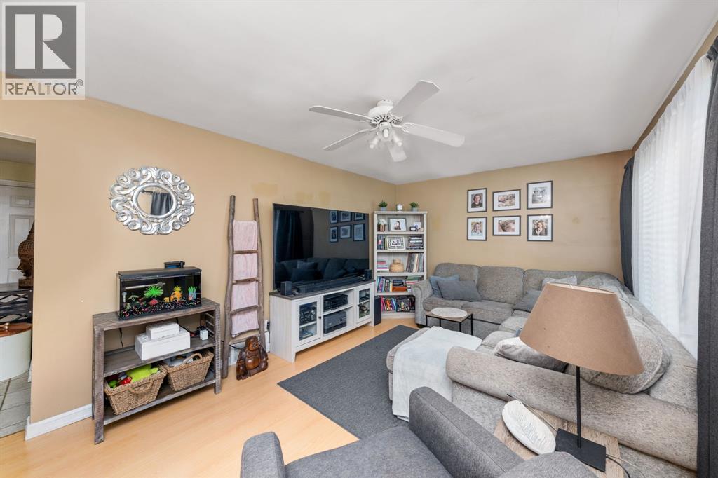 660 Elizabeth Avenue, Sarnia, Ontario  N7S 2T7 - Photo 10 - 25020955