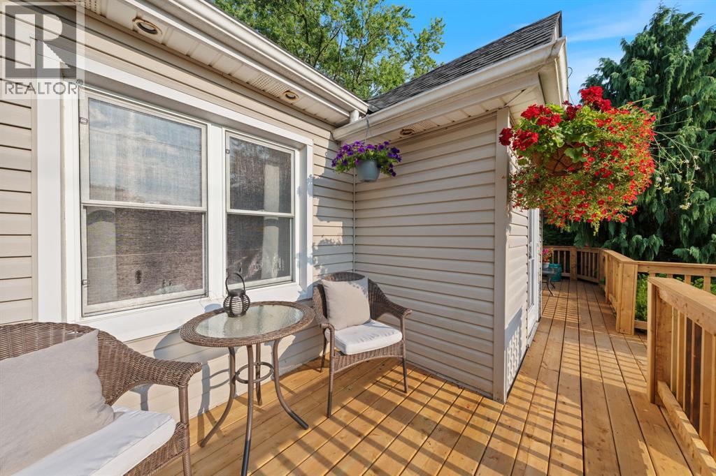 660 Elizabeth Avenue, Sarnia, Ontario  N7S 2T7 - Photo 6 - 25020955