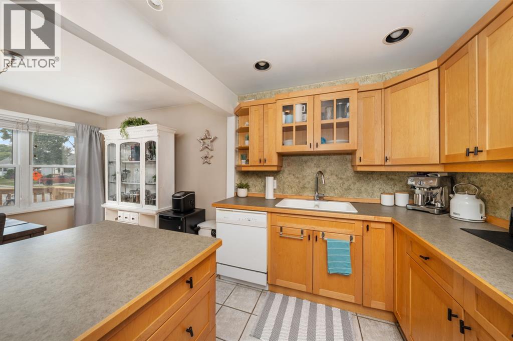 660 Elizabeth Avenue, Sarnia, Ontario  N7S 2T7 - Photo 18 - 25020955