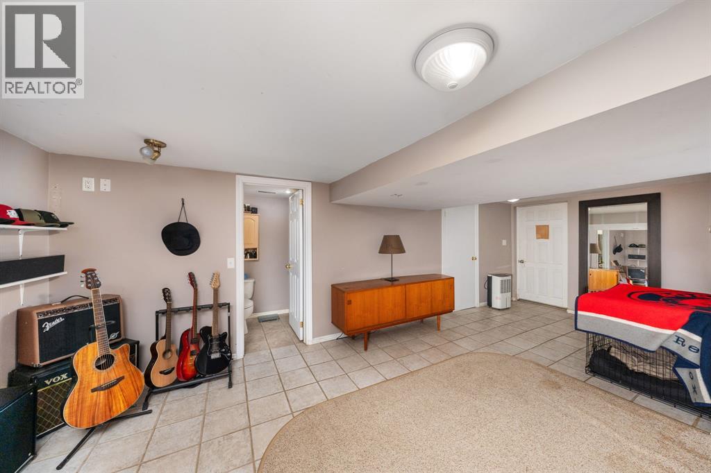 660 Elizabeth Avenue, Sarnia, Ontario  N7S 2T7 - Photo 27 - 25020955