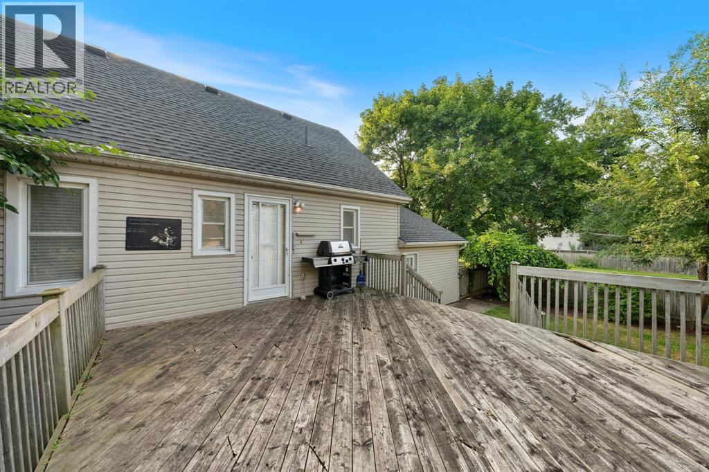 660 Elizabeth Avenue, Sarnia, Ontario  N7S 2T7 - Photo 32 - 25020955