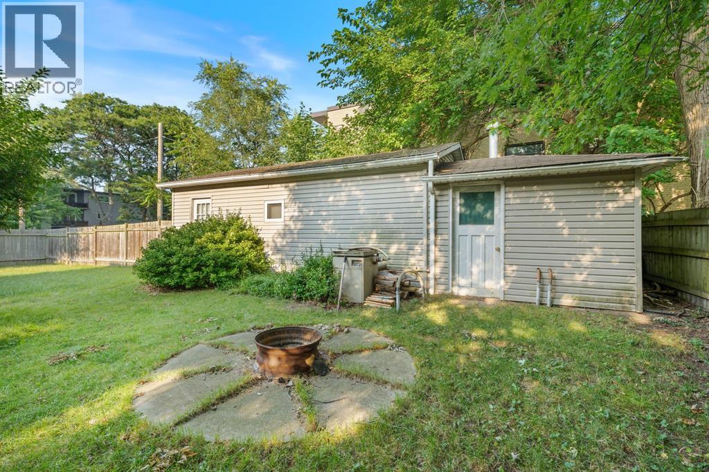 660 Elizabeth Avenue, Sarnia, Ontario  N7S 2T7 - Photo 38 - 25020955