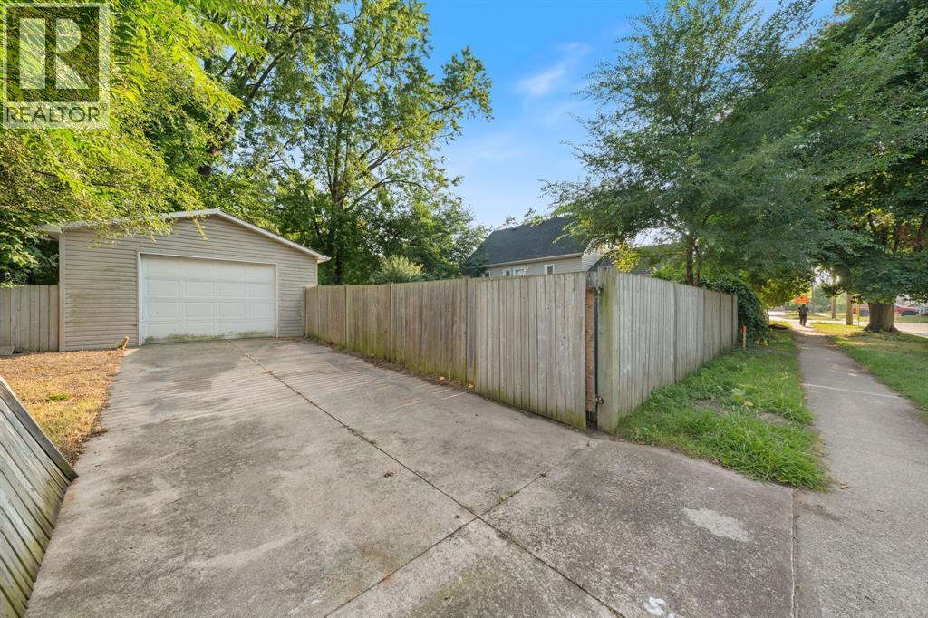 660 Elizabeth Avenue, Sarnia, Ontario  N7S 2T7 - Photo 43 - 25020955