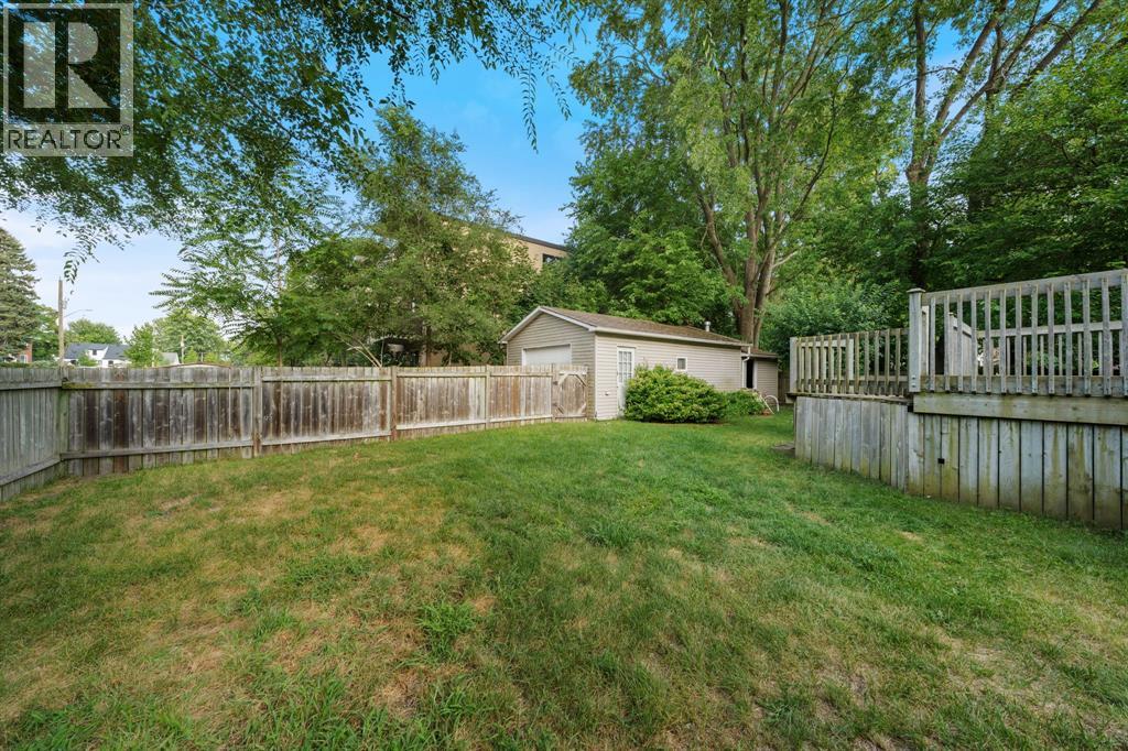 660 Elizabeth Avenue, Sarnia, Ontario  N7S 2T7 - Photo 40 - 25020955