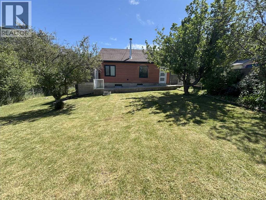 13441 17 Avenue, Blairmore, Alberta  T0K 0E0 - Photo 15 - A2238542