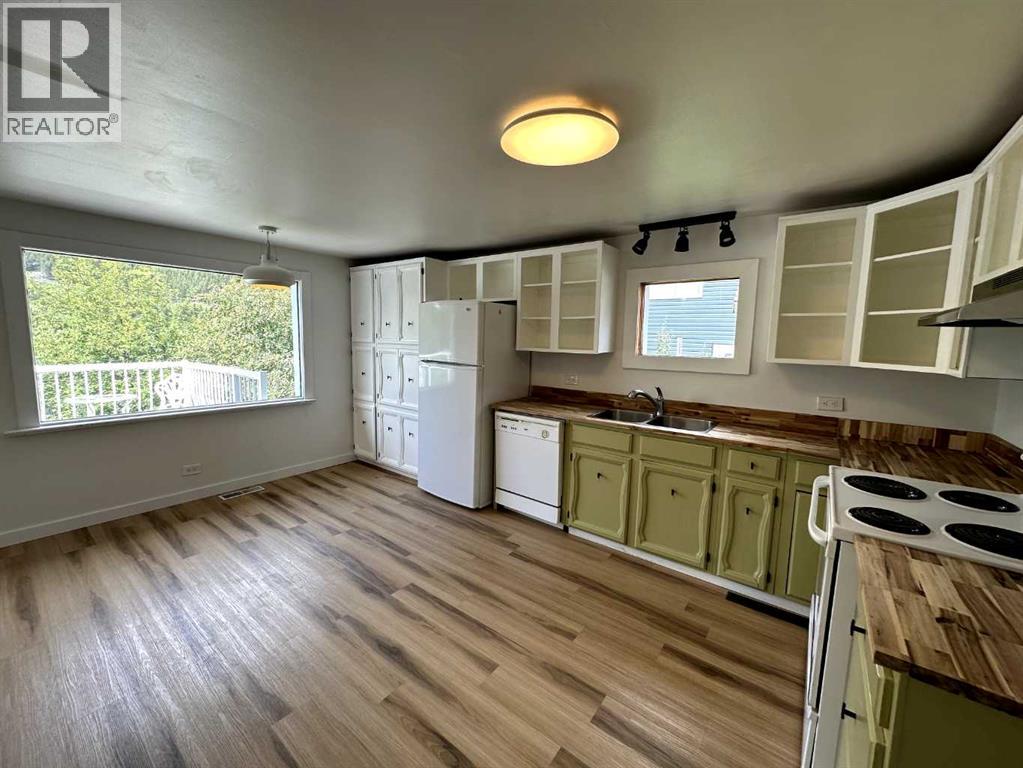 13441 17 Avenue, Blairmore, Alberta  T0K 0E0 - Photo 7 - A2238542
