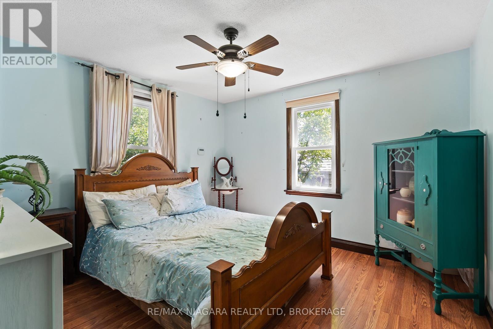 39 Seymour Avenue, St. Catharines, Ontario  L2P 1A5 - Photo 10 - X12337830