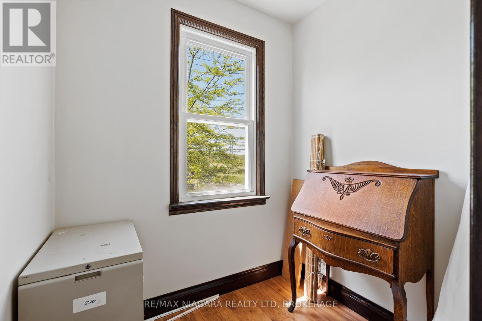 39 Seymour Avenue, St. Catharines, Ontario  L2P 1A5 - Photo 17 - X12337830