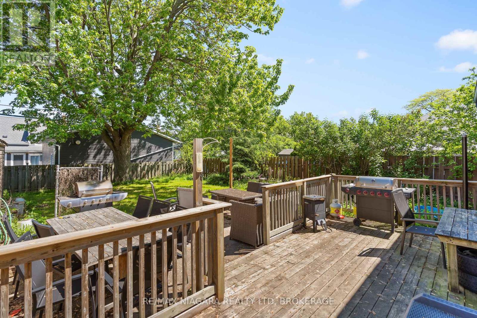 39 Seymour Avenue, St. Catharines, Ontario  L2P 1A5 - Photo 22 - X12337830