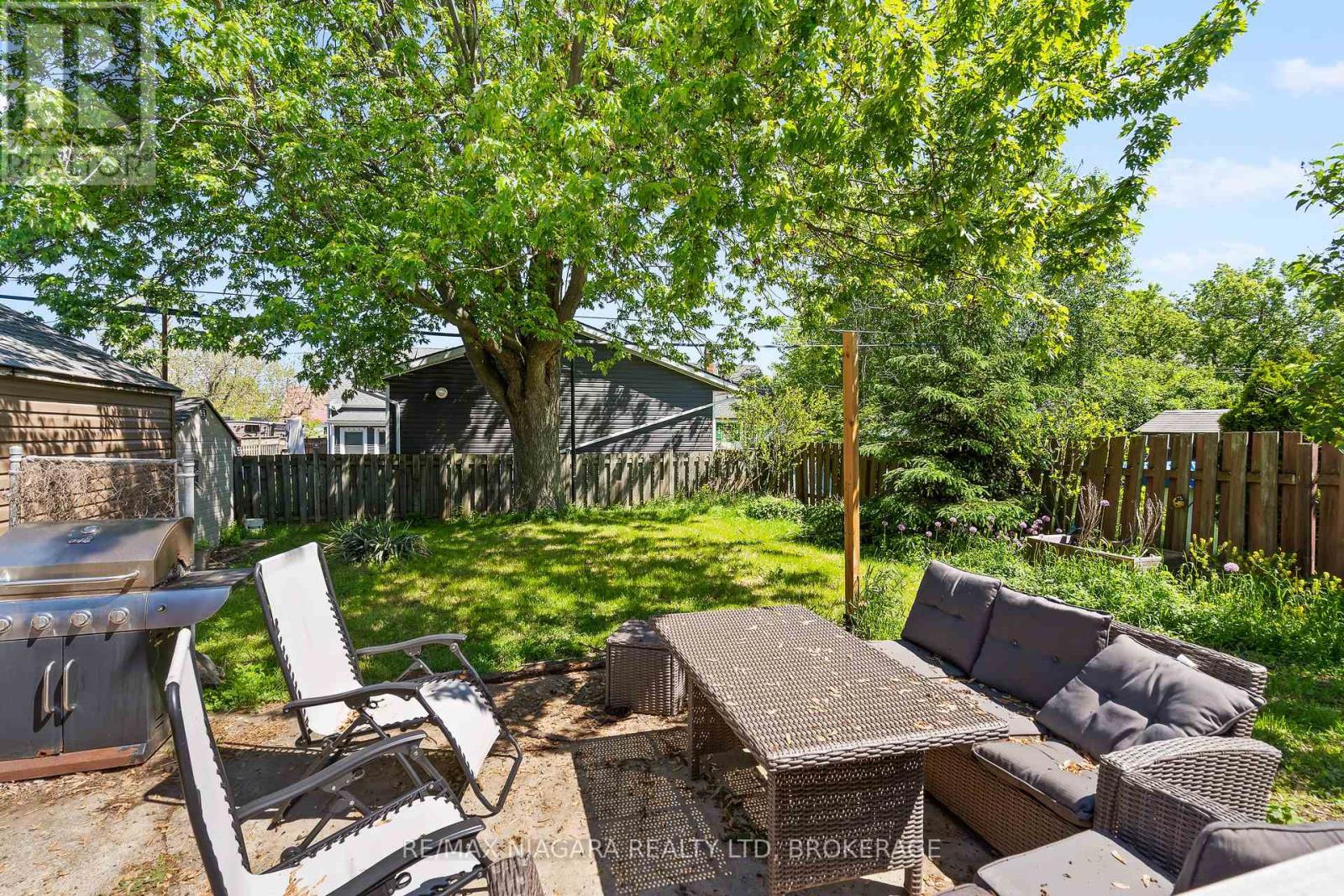 39 Seymour Avenue, St. Catharines, Ontario  L2P 1A5 - Photo 23 - X12337830