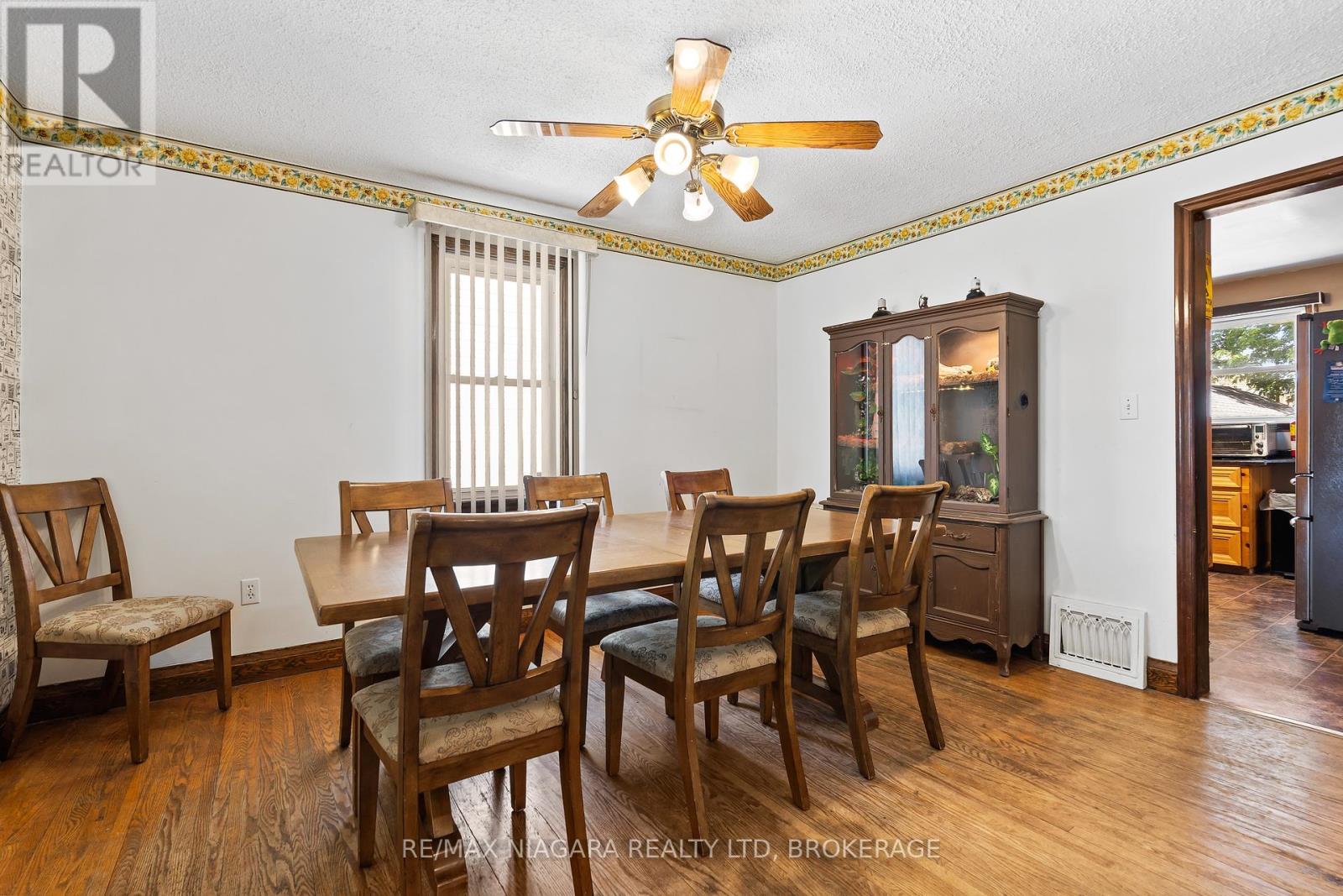 39 Seymour Avenue, St. Catharines, Ontario  L2P 1A5 - Photo 6 - X12337830
