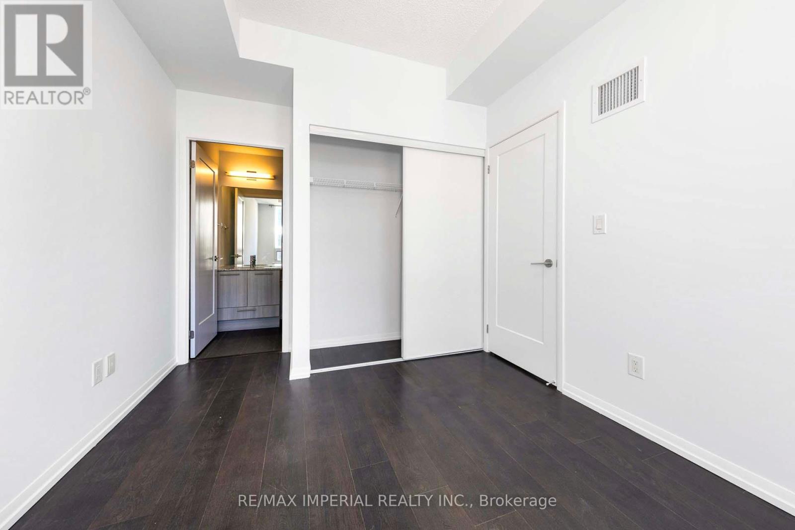 530 - 540 Bur Oak Avenue, Markham (Berczy), Ontario  L6C 0Y2 - Photo 16 - N12350274