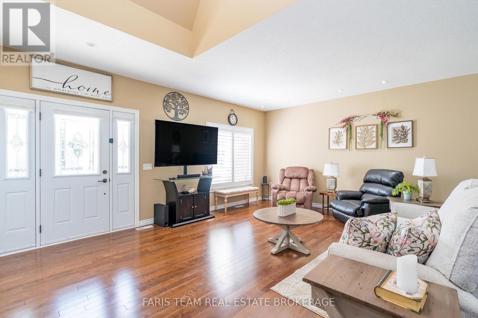 2 Grew Crescent, Penetanguishene, Ontario  L9M 0A4 - Photo 12 - S12350337