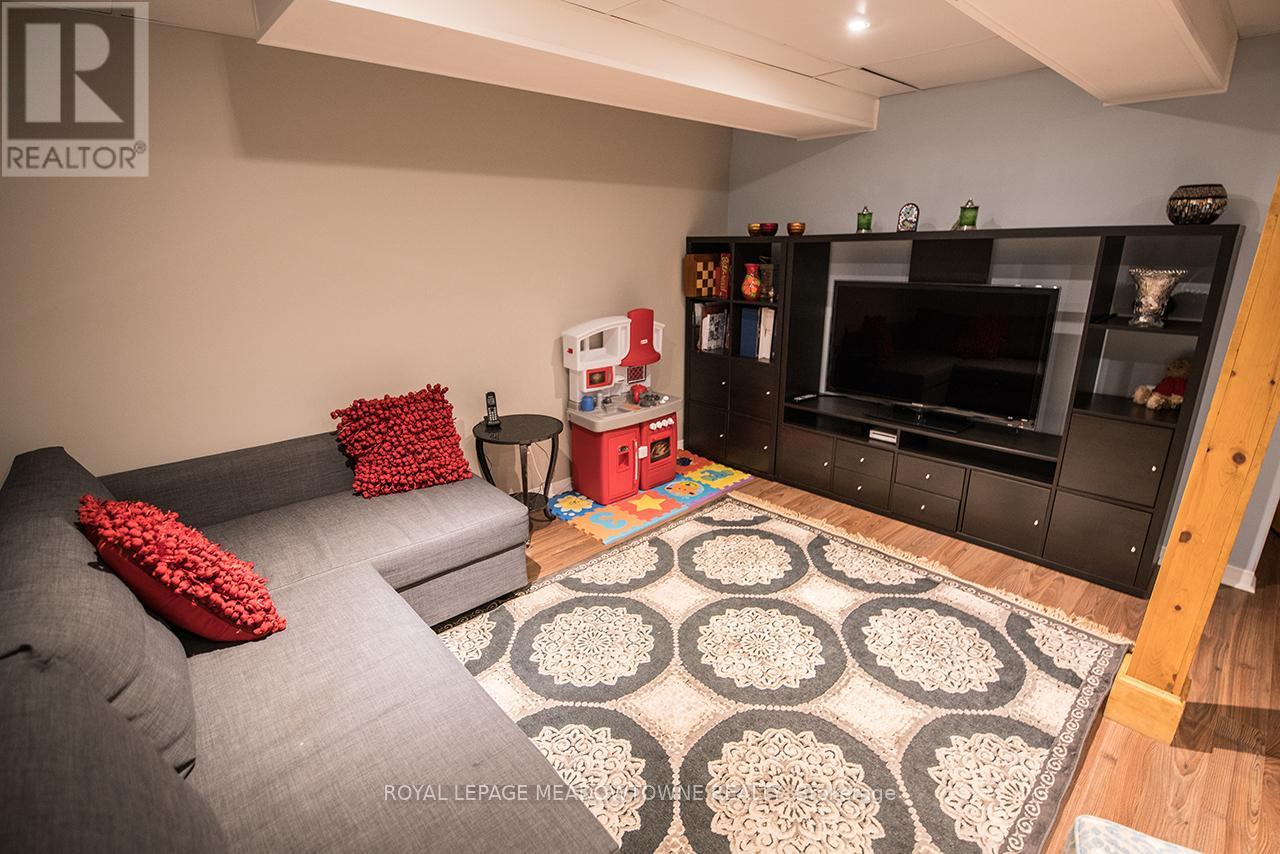 6867 Shade House Court N, Mississauga, Ontario  L5W 1C3 - Photo 23 - W12350258