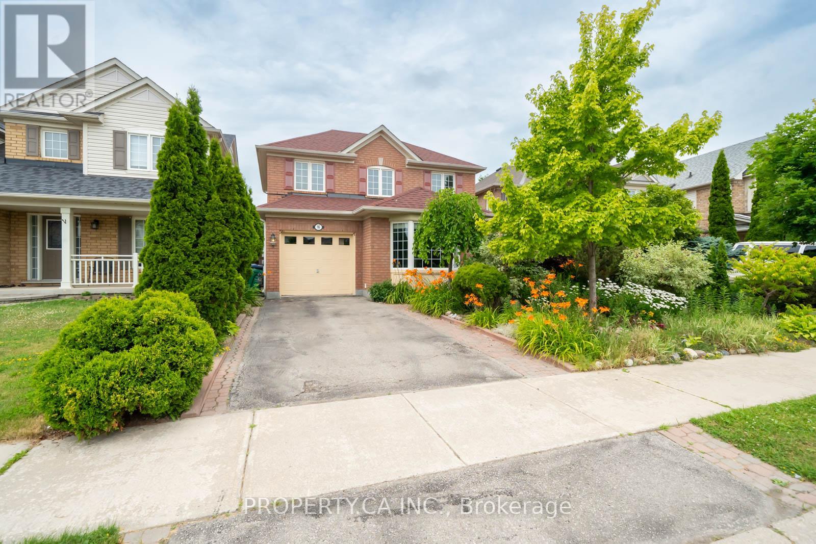 16 Fidelity Avenue, Brampton, Ontario  L7A 2S6 - Photo 2 - W12350276