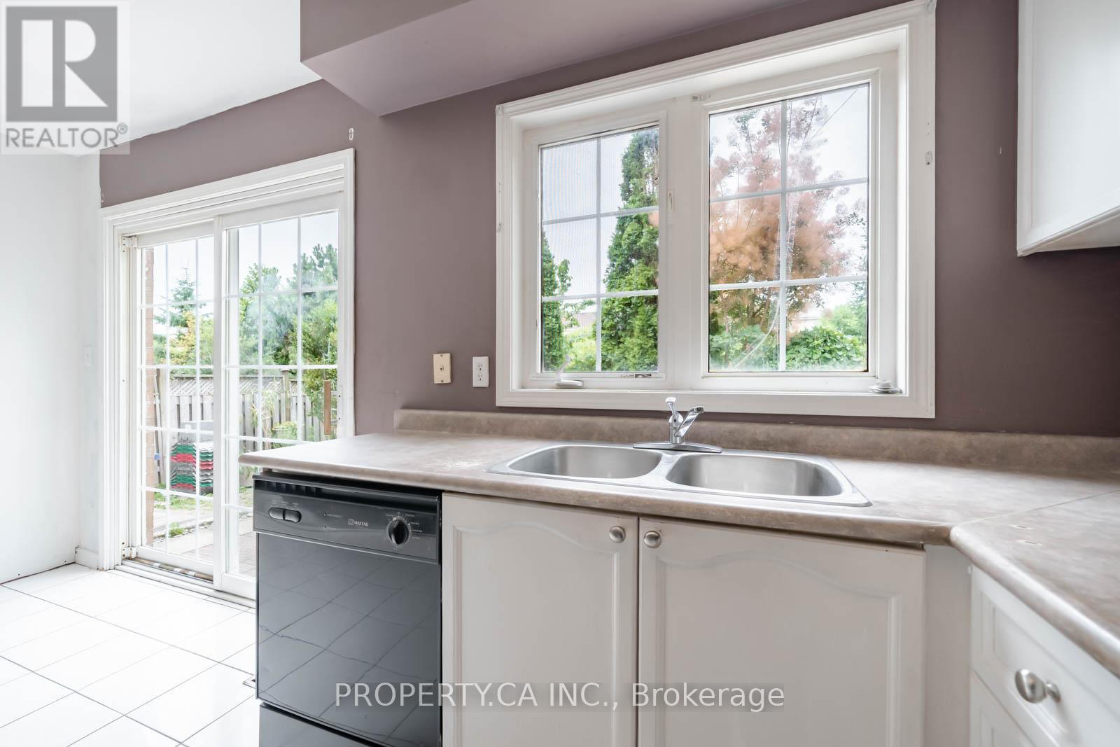 16 Fidelity Avenue, Brampton, Ontario  L7A 2S6 - Photo 6 - W12350276