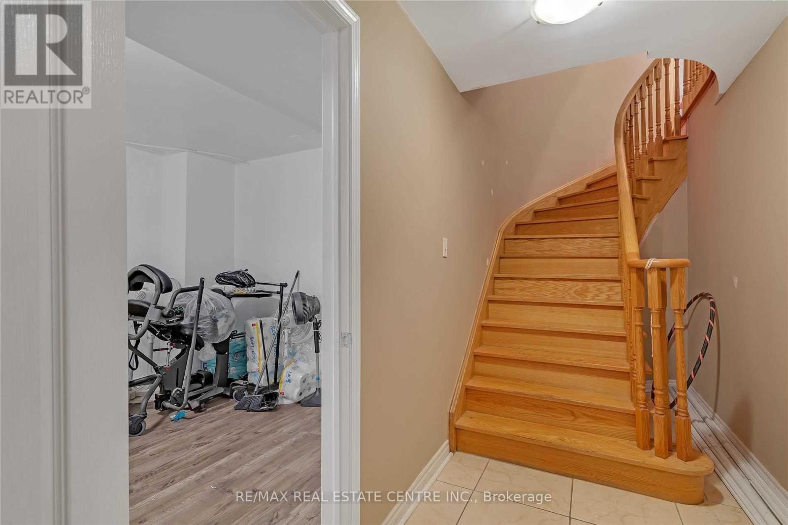 21 Sprucelands Avenue, Brampton, Ontario  L6R 1M5 - Photo 37 - W12350330