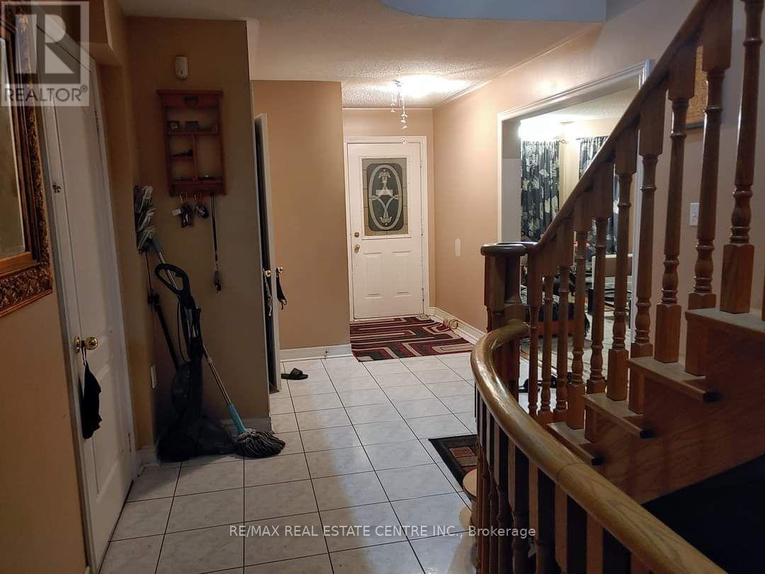 21 Sprucelands Avenue, Brampton, Ontario  L6R 1M5 - Photo 45 - W12350330