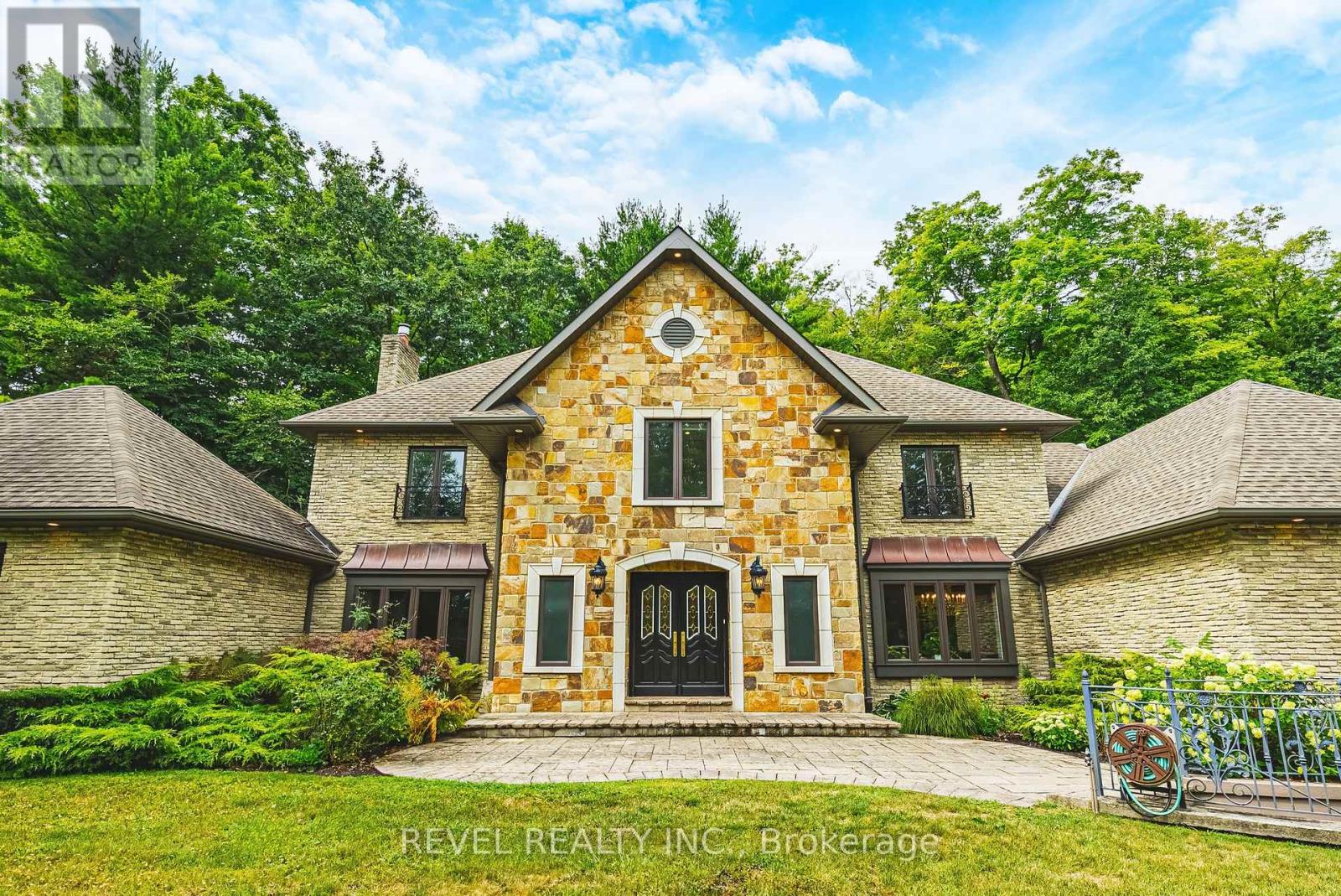 7644 Old Tremaine Road, Milton, Ontario  L9T 2Y1 - Photo 2 - W12350368